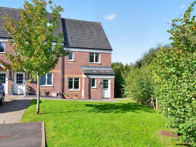 3 bedroom end of terrace house for sale