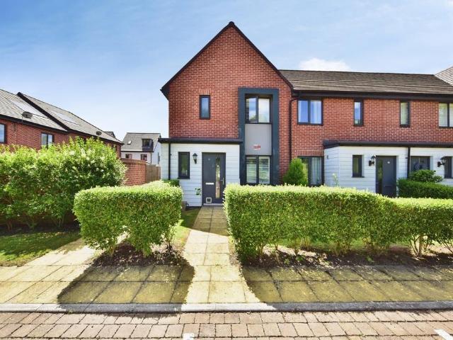 3 bedroom end of terrace house for sale