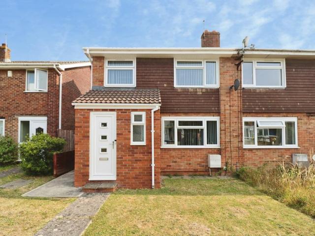3 bedroom end of terrace house for sale