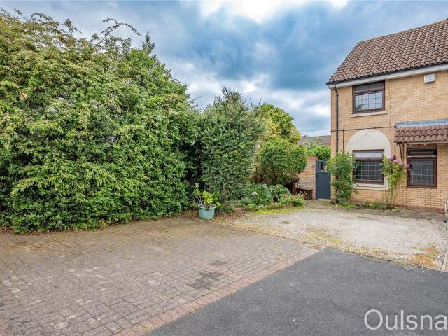 3 bedroom end of terrace house for sale