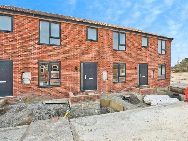3 bedroom end of terrace house for sale