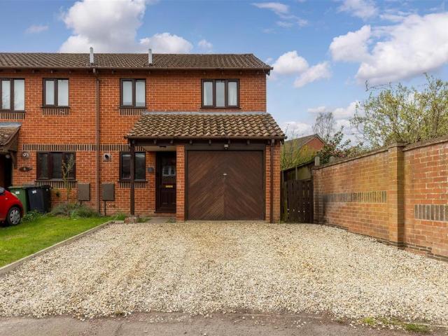 3 bedroom end of terrace house for sale