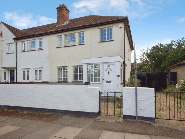3 bedroom end of terrace house for sale