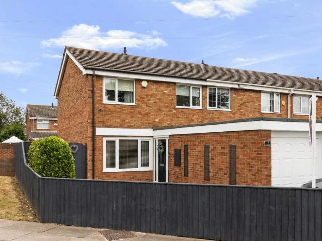 3 bedroom end of terrace house for sale