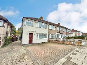 3 bedroom end of terrace house for sale