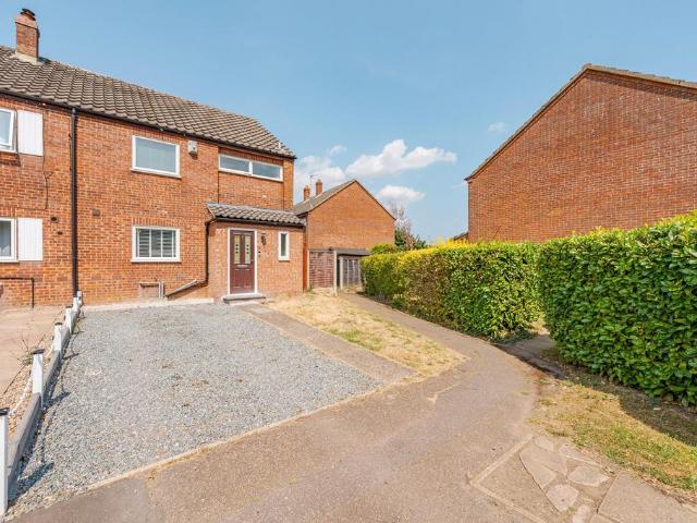 3 bedroom end of terrace house for sale