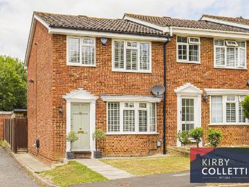 3 bedroom end of terrace house for sale