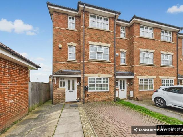3 bedroom end of terrace house for sale