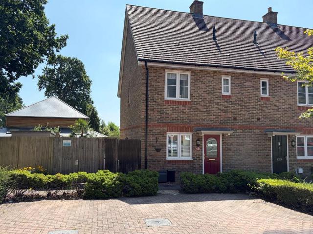 3 bedroom end of terrace house for sale