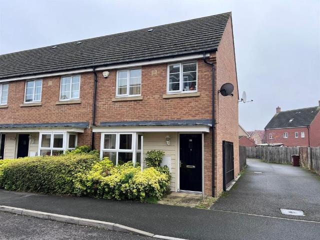3 bedroom end of terrace house for sale
