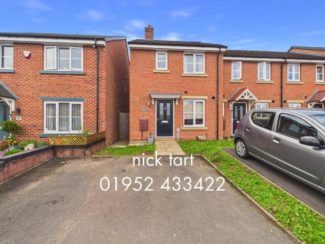 3 bedroom end of terrace house for sale