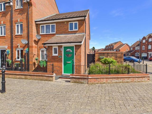 3 bedroom end of terrace house for sale