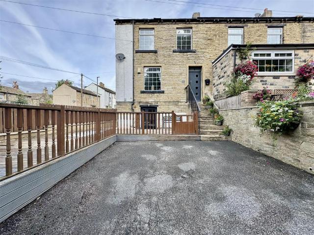 3 bedroom end of terrace house for sale