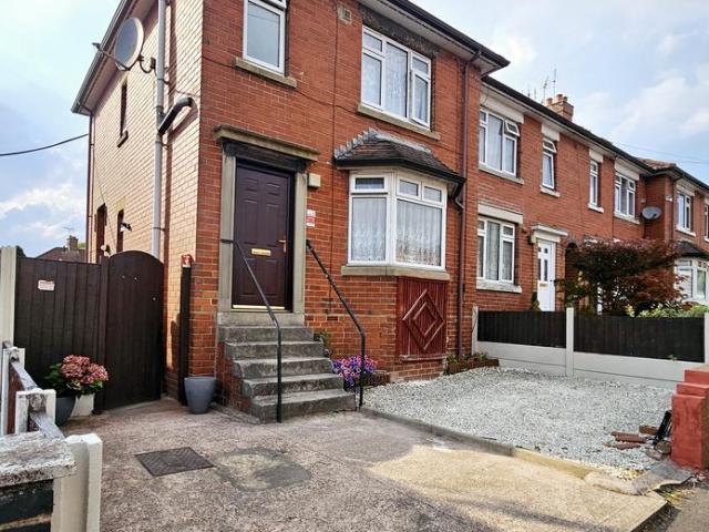 3 bedroom end of terrace house for sale