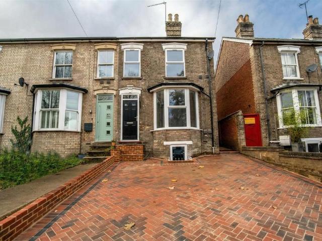 3 bedroom end of terrace house for sale