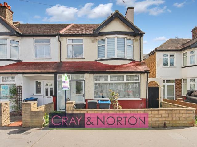 3 bedroom end of terrace house for sale