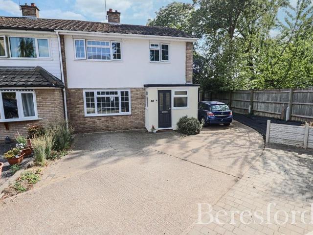 3 bedroom end of terrace house for sale