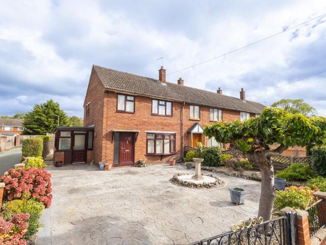 3 bedroom end of terrace house for sale