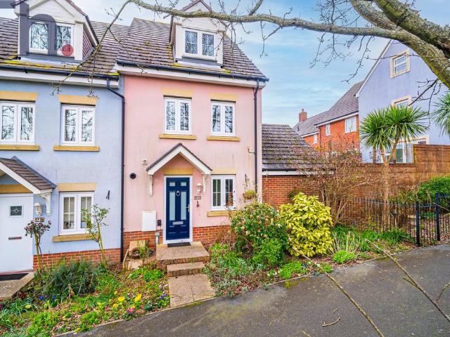 3 bedroom end of terrace house for sale