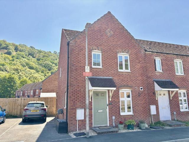 3 bedroom end of terrace house for sale