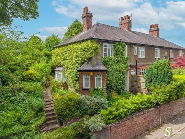 3 bedroom end of terrace house for sale
