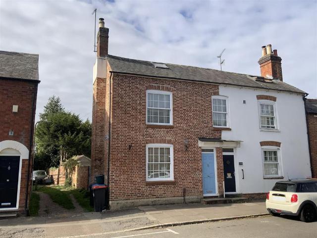 3 bedroom end of terrace house for sale