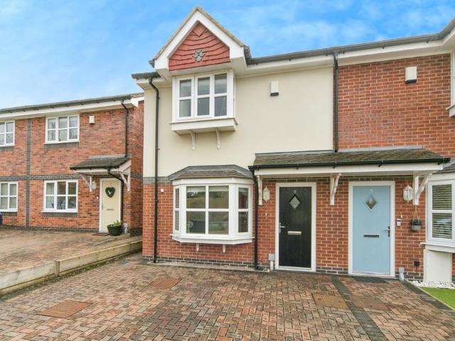 3 bedroom end of terrace house for sale
