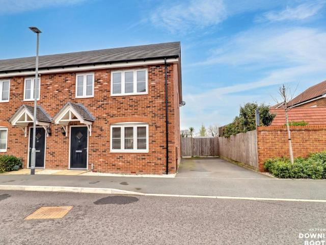 3 bedroom end of terrace house for sale