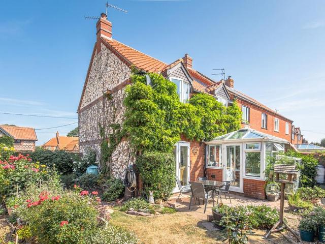 3 bedroom end of terrace house for sale