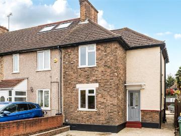 3 bedroom end of terrace house for sale