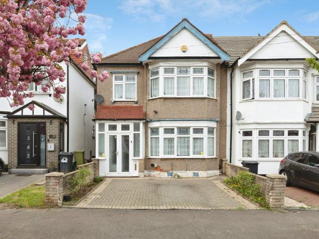 3 bedroom end of terrace house for sale