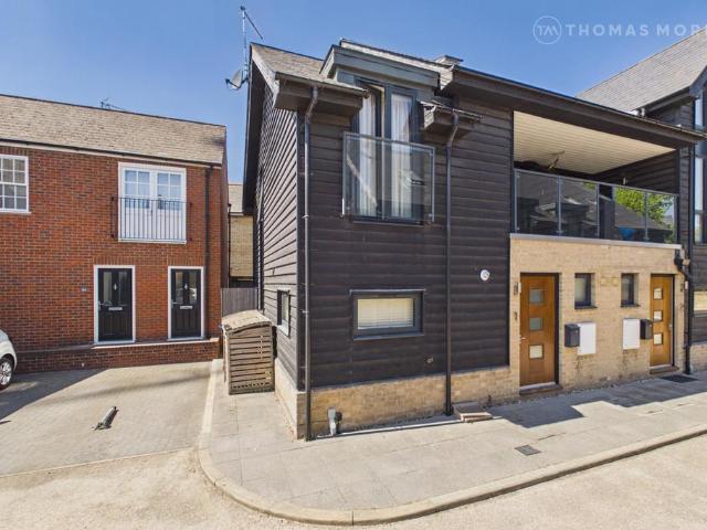 3 bedroom end of terrace house for sale