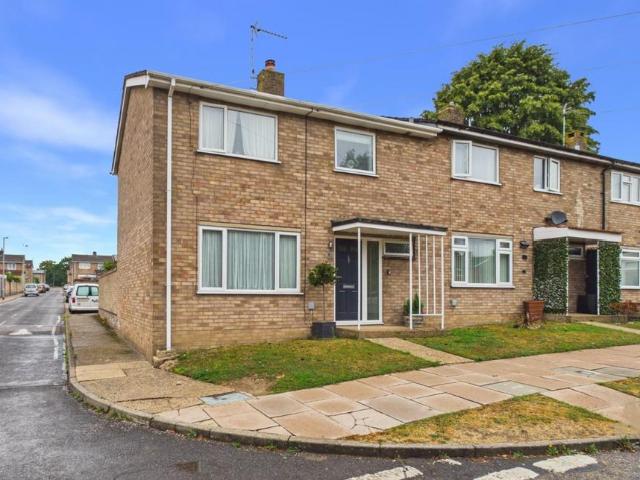 3 bedroom end of terrace house for sale