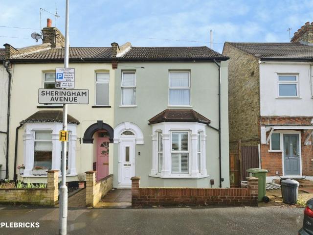 3 bedroom end of terrace house for sale
