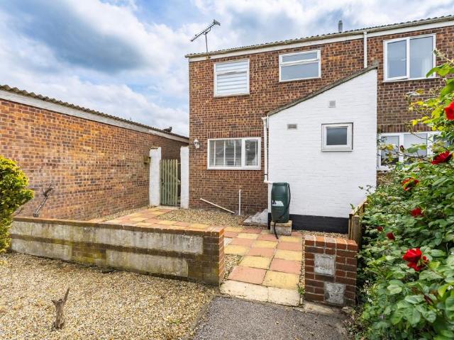 3 bedroom end of terrace house for sale