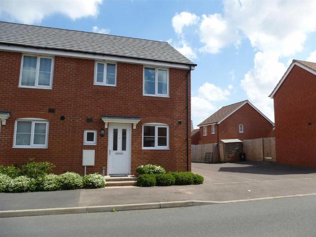 3 bedroom end of terrace house for sale