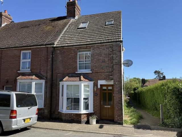 3 bedroom end of terrace house for sale