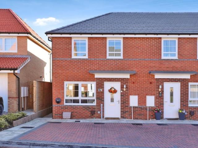 3 bedroom end of terrace house for sale