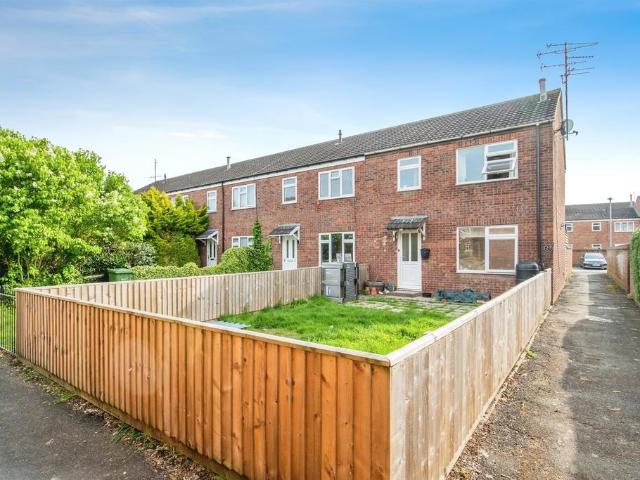 3 bedroom end of terrace house for sale