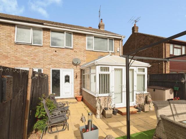 3 bedroom end of terrace house for sale