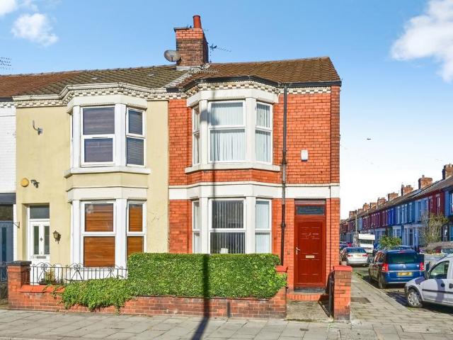 3 bedroom end of terrace house for sale