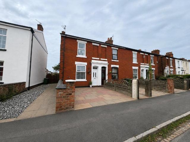 3 bedroom end of terrace house for sale