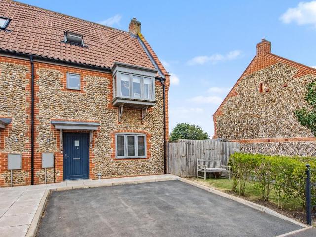 3 bedroom end of terrace house for sale