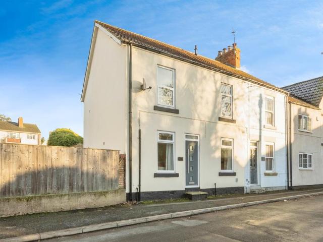 3 bedroom end of terrace house for sale