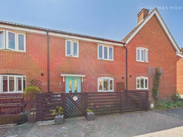 3 bedroom end of terrace house for sale