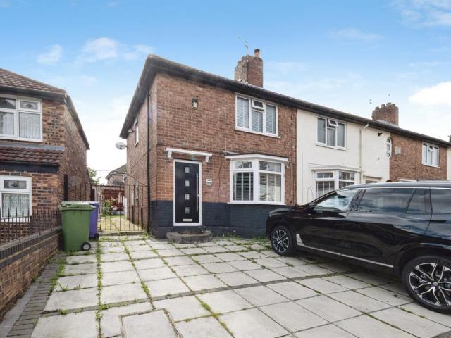 3 bedroom end of terrace house for sale