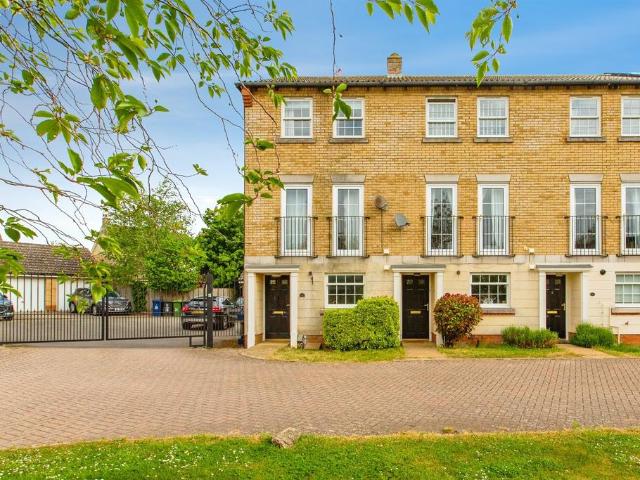 3 bedroom end of terrace house for sale