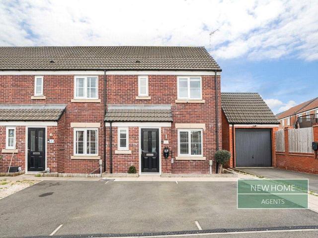3 bedroom end of terrace house for sale