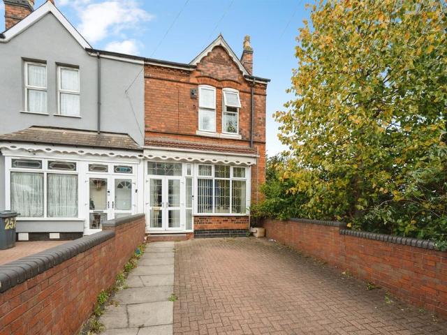 3 bedroom end of terrace house for sale