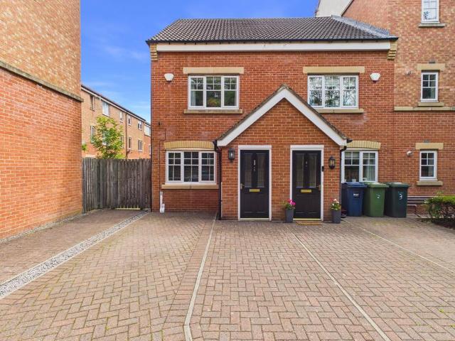3 bedroom end of terrace house for sale